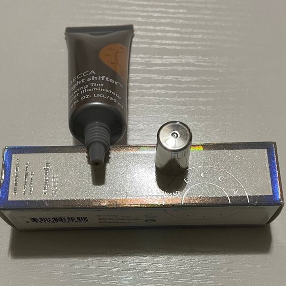 Becca Light Shifter Dewing Tint Orbit 2 - Picture 2 of 9